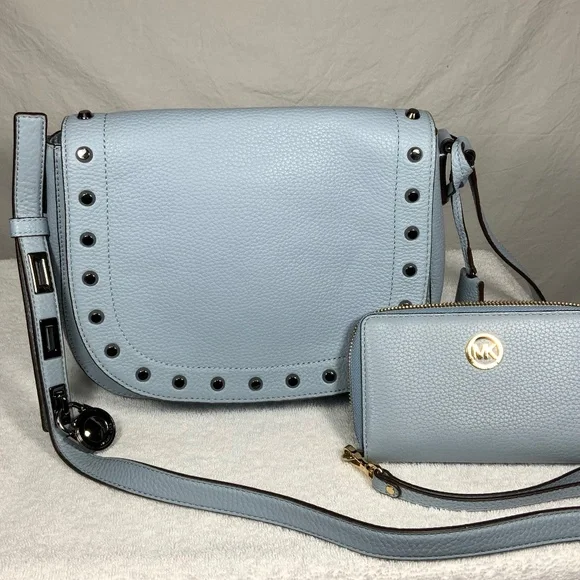 NWOT - Michael Kors Hamilton Traveler Studded Bag & Wristlet - Picture 1 of 15